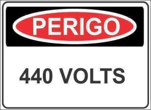 ADESIVO 15X10CM PERIGO 440 VOLTS